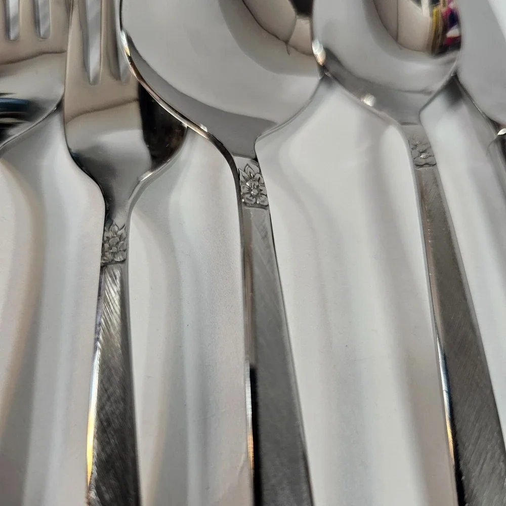 Oneida Melissa Stainless Flatware 5 Piece Settings Forks Spoons Knife Set‎ of 2